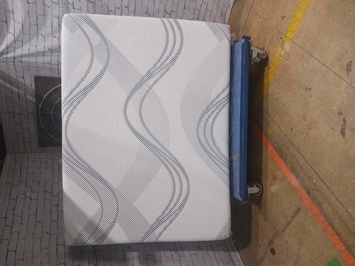 Tempur-Pedic Sense Firm 11 Inch Mattress - Queen - Gallery Image 7